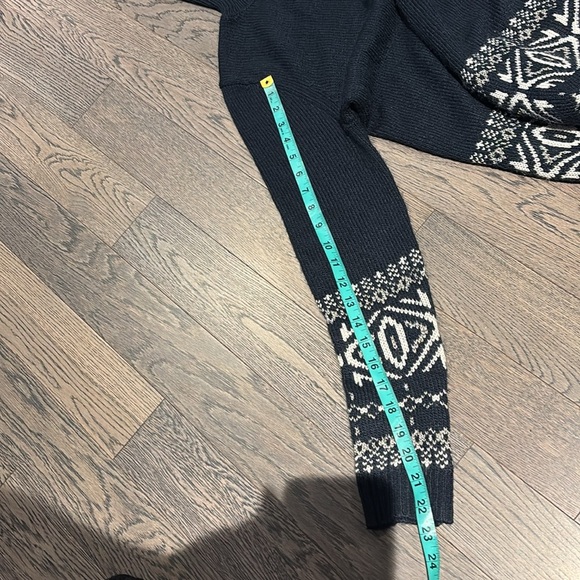 Joe fresh navy turtle neck sweater Sz medium - Picture 8 of 13